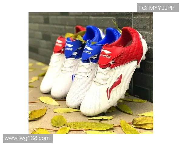 国内足球场地专用足球鞋推荐与选购指南助你提升球技